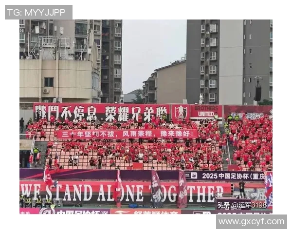 重庆足球队技术争议引发热议球迷与专家观点碰撞激烈